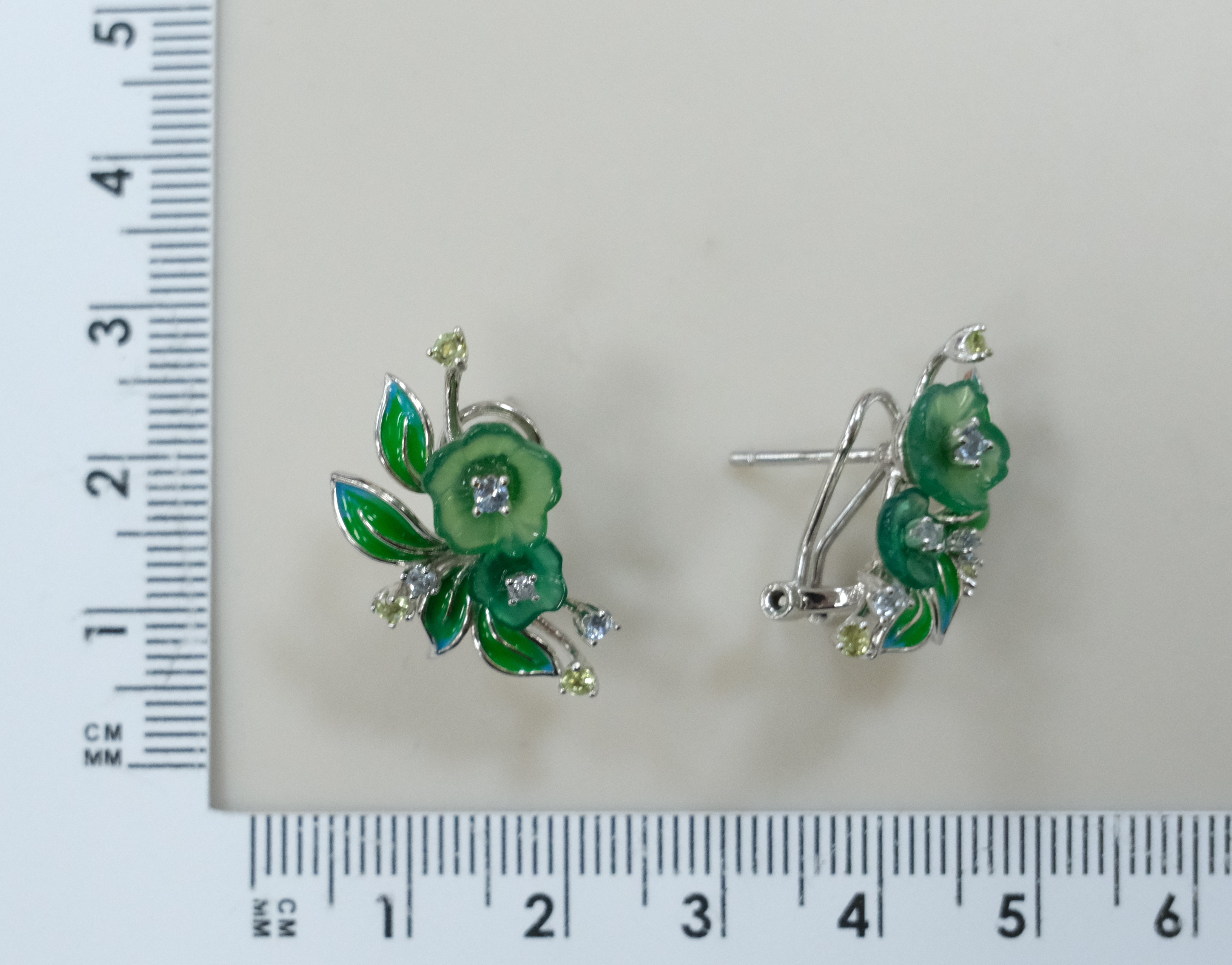 Серебряные серьги с халцедонами "Цветы"